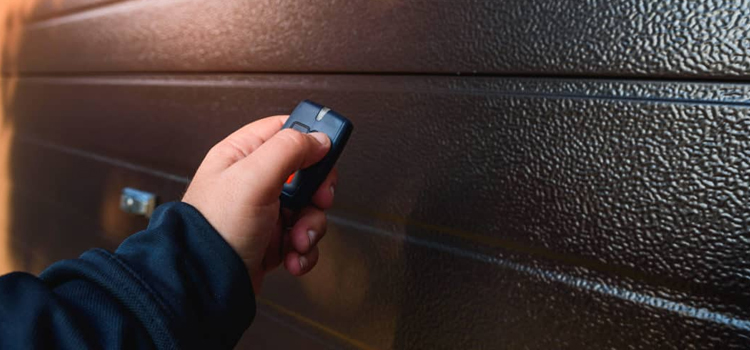 automatic door opener with remote control in Woodcrest